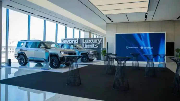 مركز كهربائي على شارع الفخامة: كيف غيّر معرض BYD وDenza وYangwang قواعد لعبة السيارات في دبي؟